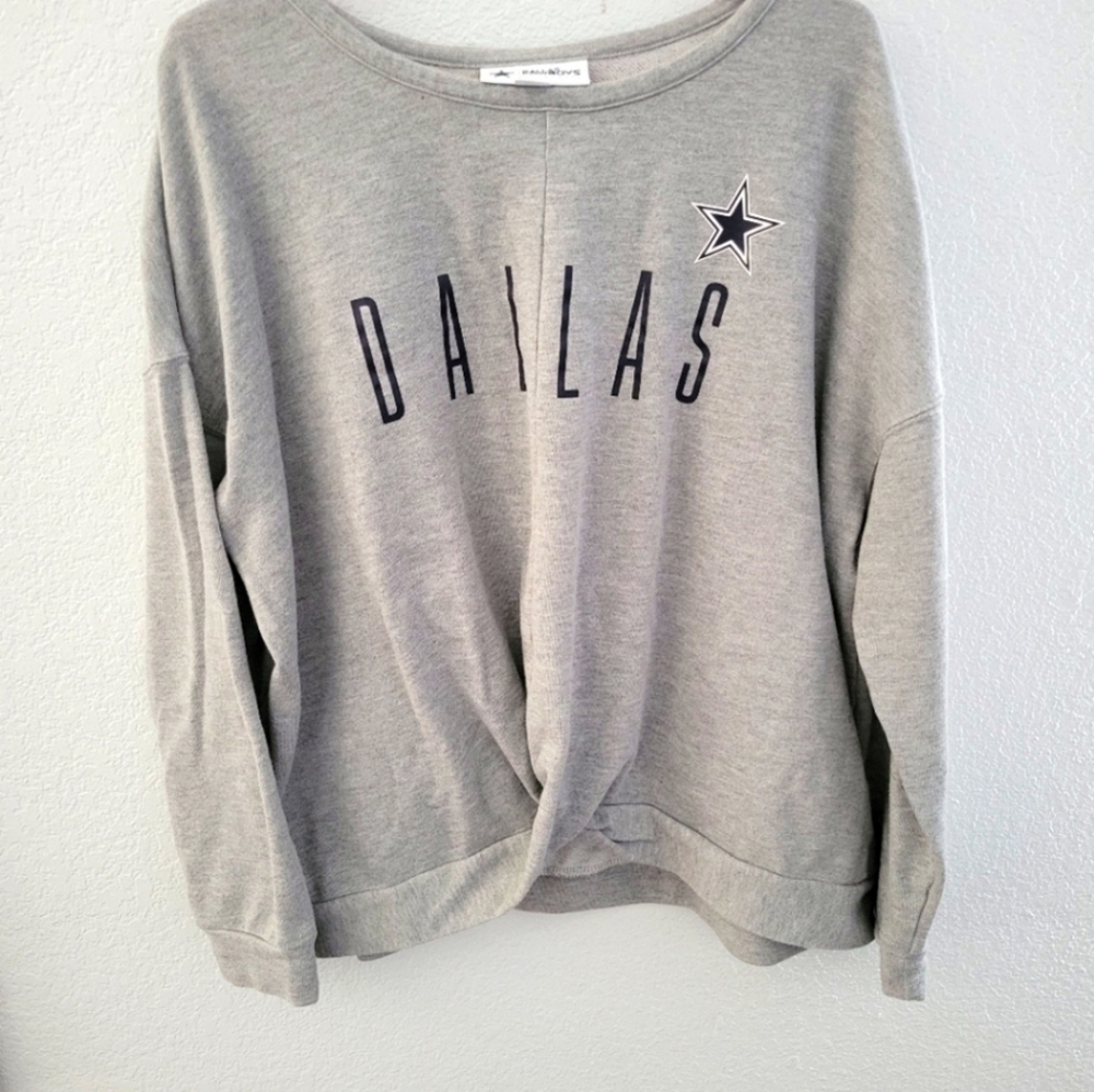 Dallas Cowboys Scoop necktie bottom sweatshirt.